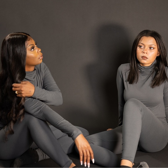 Turtle neck and legging set - Picture 2 of 2